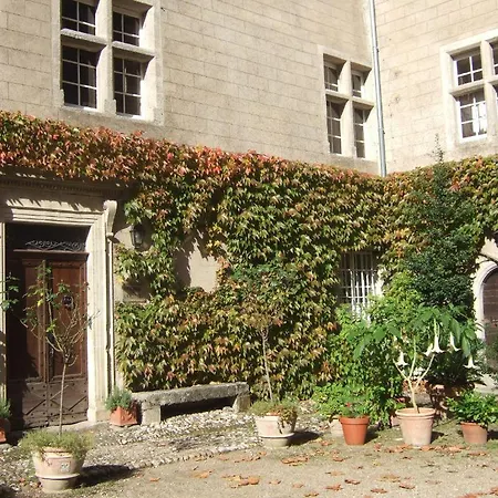 Le Castel De 3*